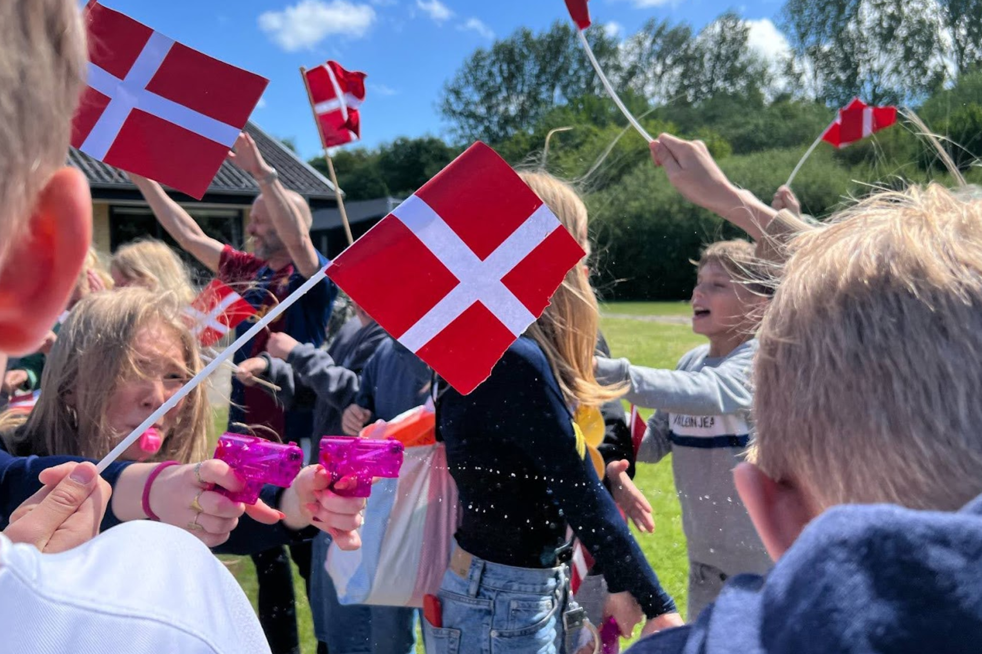https://risbrobrix.dk/wp-content/uploads/2025/07/skoleslut.png
